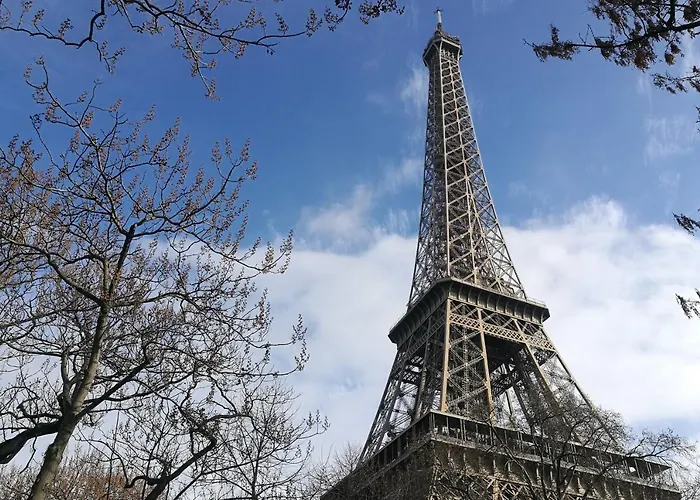 Proche De La Tour Eiffel